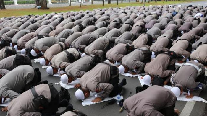 Tata Cara Mengganti Sholat Jumat. Tata Cara dan Niat Sholat Dzuhur untuk Mengganti Sholat Jumat