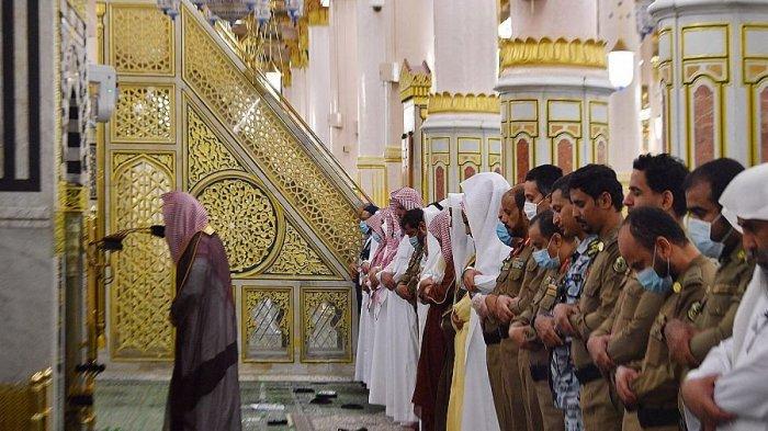 Bacaan Setelah Takbir Sholat Tarawih. Panduan Shalat Tarawih Lengkap dengan Bacaan Doa Kamilin