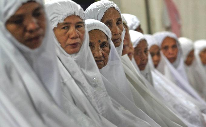 Tuliskan Niat Sholat Sunnah Tarawih. NIAT SHOLAT TARAWIH, Bacaan Lafaz Arab & Artinya serta Cara