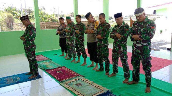 Orang Sholat Jumat Jam Berapa. Kapan Waktu Sholat Dzuhur Bagi Wanita di Hari Jumat, Jam Berapa