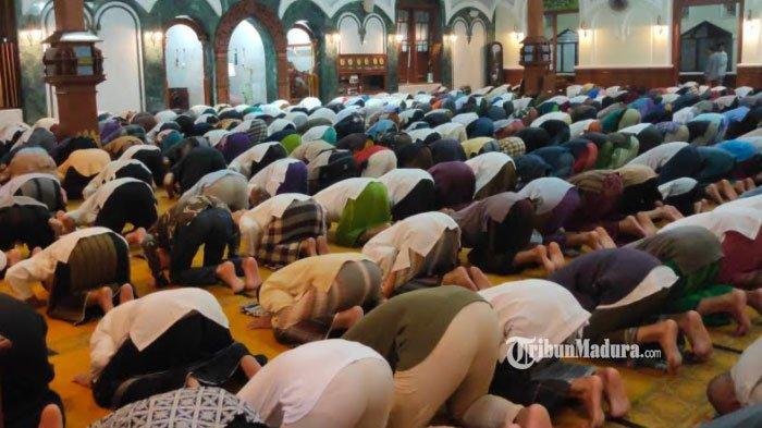 Bacaan Bilal Shalat Tarawih 20 Rakaat. Bacaan Bilal Sholat Tarawih 20 Rakaat dan Bacaan Doa Kamilin