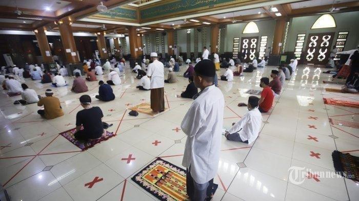 Cara Sholat Dzuhur Dan Doanya. Tata Cara Sholat Qobliyah Dzuhur, Lengkap Bacaan Niat dan Doa