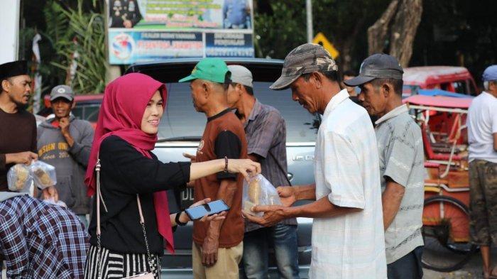 Jam Berapa Waktu Berbuka Puasa Di Bantaeng. Bareng Jurnalis, Humas Pemkab Bantaeng Berbagi Makanan Buka