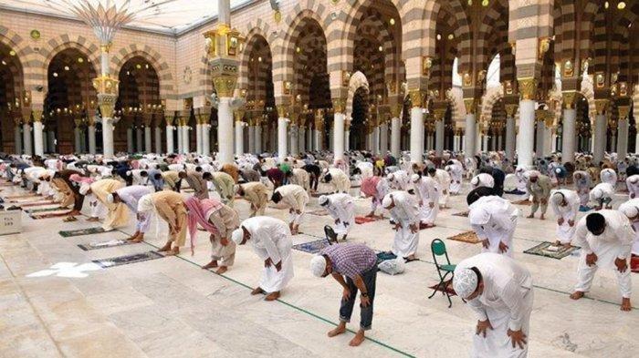 Jam Berapa Biasanya Sholat Jumat Selesai. Jadwal Sholat Jumat Hari ini Jam Berapa? ini Bacaan Niat Shalat