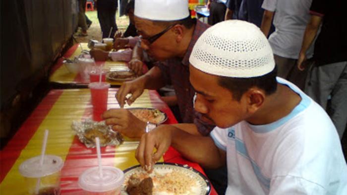 Bolehkah Sahur Jam 5 Pagi Puasa Sunnah. Ternyata Masih Boleh Makan Sahur Sampai Waktu Ini