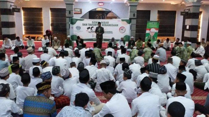 Dzikir Setelah Sholat Magrib Arab Dan Latin. Lengkap Bacaan Dzikir Doa Bahasa Arab & Latin Setelah Sholat