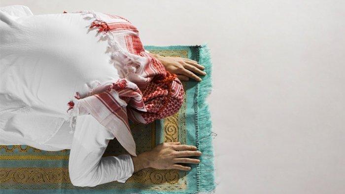 Bacaan Sholat Pada Saat Sujud. Bacaan Doa Ketika Sujud saat Sholat, Lengkap dengan Arab, Latin