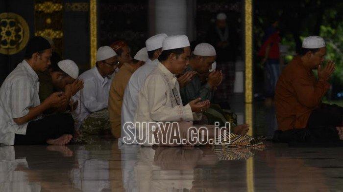 Bacaan Sholawat Nabi Hari Jumat. Kumpulan Bacaan Sholawat Hari Jumat, Mudah Dibaca Serta