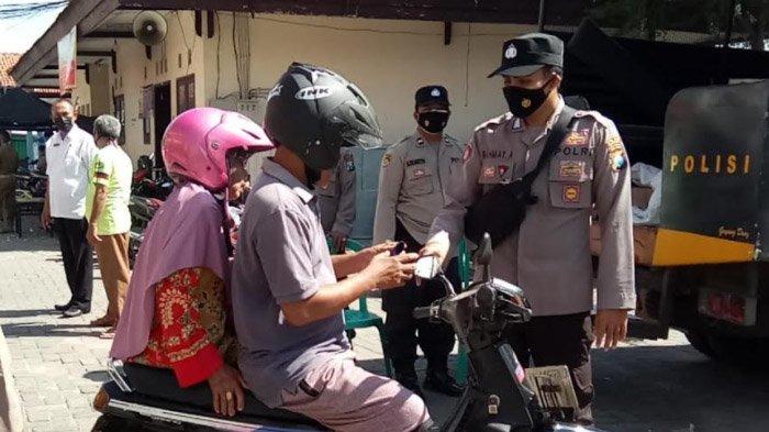 Waktu Sholat Dhuha Untuk Sampang. Masuk Pasar di Sampang Harus Miliki Sertifikat Vaksin, Kalau