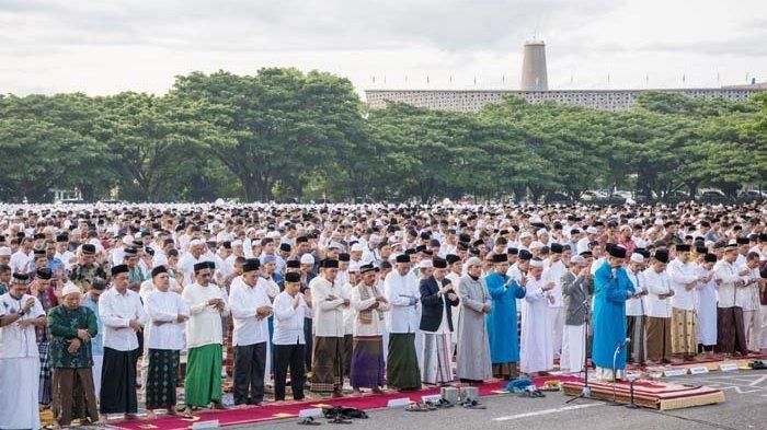 Sholat Ied Berjamaah Di Rumah. Tata Cara Sholat Ied Berjamaah atau Sendiri di Rumah Panduan MUI