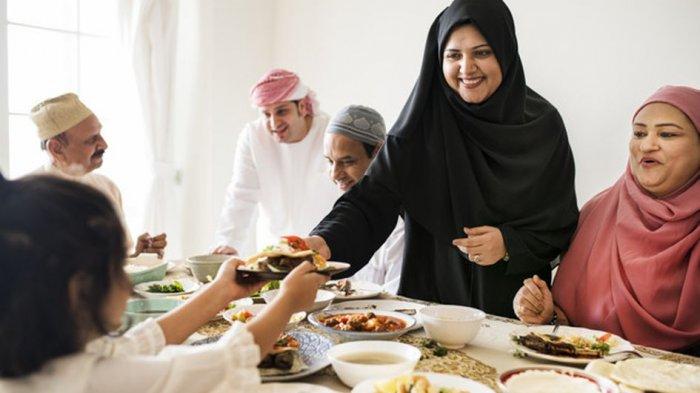 Buka Puasa Agar Asam Lambung Tidak Naik. Agar Asam Lambung Tak Naik, Kurangi Konsumsi Makanan Berikut