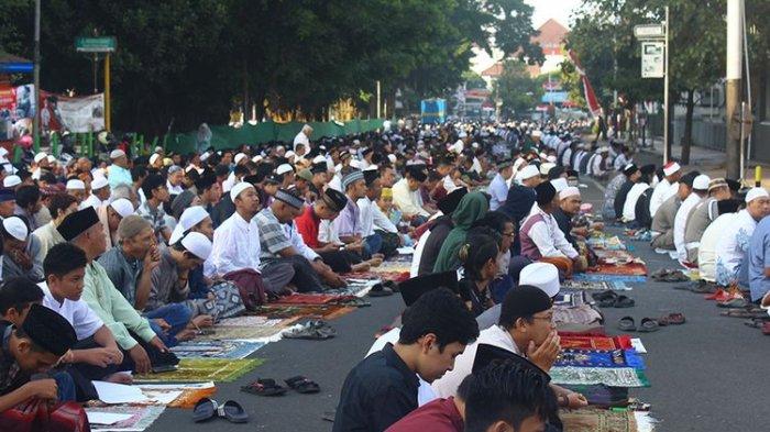 Sholat Ied Sendiri Di Rumah. Niat dan Tata Cara Shalat Idul Adha Sendiri atau Munfarid di Rumah