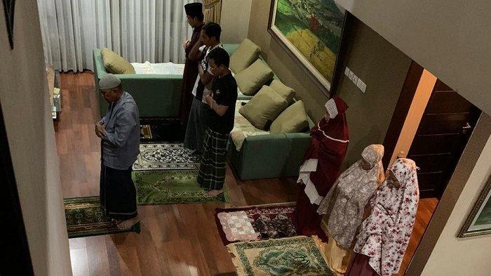 Selesai Sholat Tarawih Jam Berapa. Batas Waktu Salat Tarawih, Dijelaskan Ustaz Adi Hidayat Lengkap