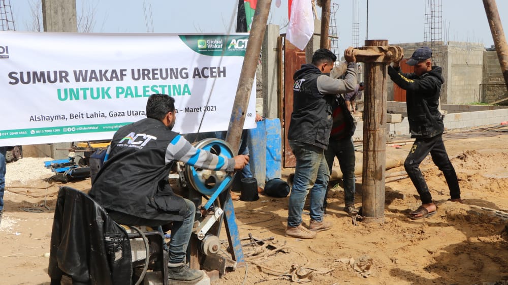 Rumah Orang Tua Wakaf Dua. Dua Sumur Wakaf Ureung Aceh Mengalir di Gaza