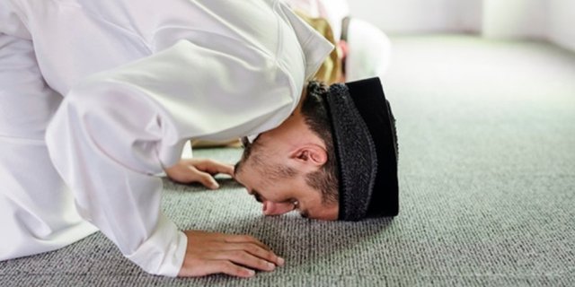 Orang Shalat Yang Lupa Tidak Tahiyat Awal Disunahkan Melakukan. Tata Cara Sujud Sahwi: Jika Tak Dilakukan, Apakah Sholatnya Jadi