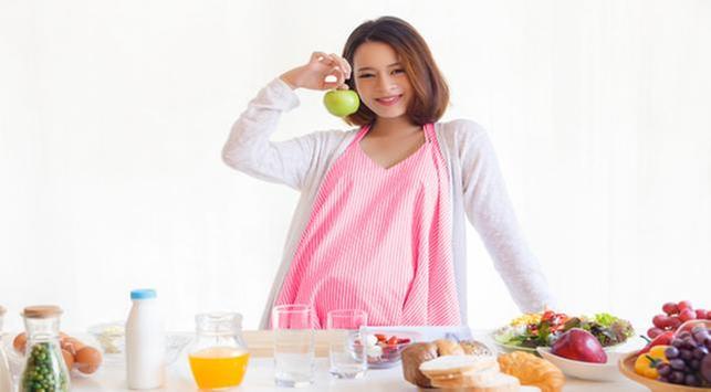 Makan Buka Puasa Untuk Ibu Hamil. Makanan yang Harus Dihindari Ibu Hamil Saat Buka Puasa