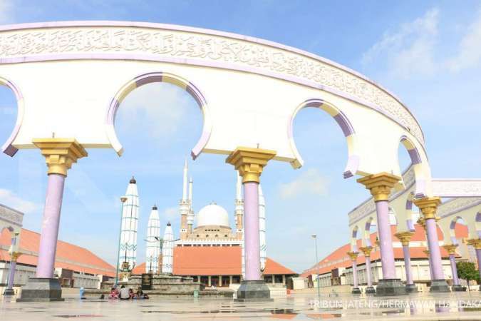 Tata Cara Shalat Idul Adha Yang Benar. Tata cara melaksanakan sholat Idul Adha 2021 di rumah selama