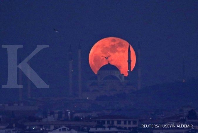 Shalat Sunah Gerhana Dilaksanakan Secara. Ini tata cara shalat gerhana bulan saat Super Blood Moon malam ini
