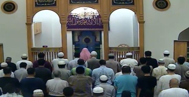 Bacaan Bilal Sebelum Shalat Tarawih 11 Rakaat. Sholat Tarawih 11 atau 23 rakaat?