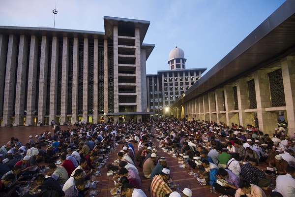 Jam Buka Puasa Rajab Hari Ini. Waktu Buka Puasa Umat Islam Di Dunia Beragam, Ini Daftar