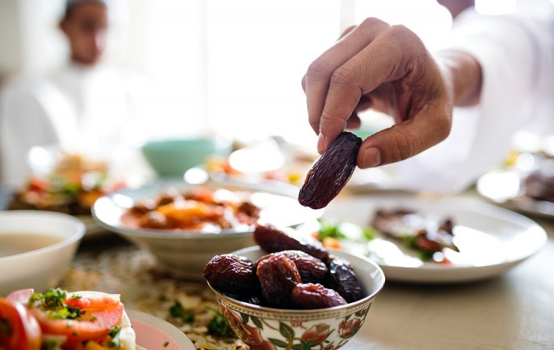 Jika Puasa Sunnah Lupa Makan Batal Tidak. Hukum Makan dan Minum Karena Lupa saat Puasa