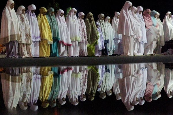 Dibawah Ini Yang Bukan Keutamaan Salat Tarawih Adalah. Keutamaan Salat Tarawih Hari Pertama di Bulan Ramadan