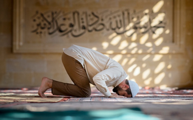 Tata Cara Sholat Saat Perjalanan Jauh. Tata Cara Salat Jamak yang Benar saat Melakukan Perjalanan Jauh