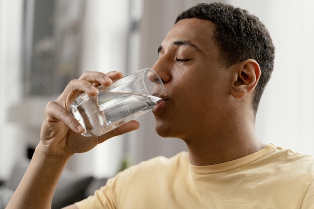 Buka Puasa Sebaiknya Minum Air Hangat Atau Dingin. Minuman Buka Puasa Air Hangat atau Air Dingin? Simak