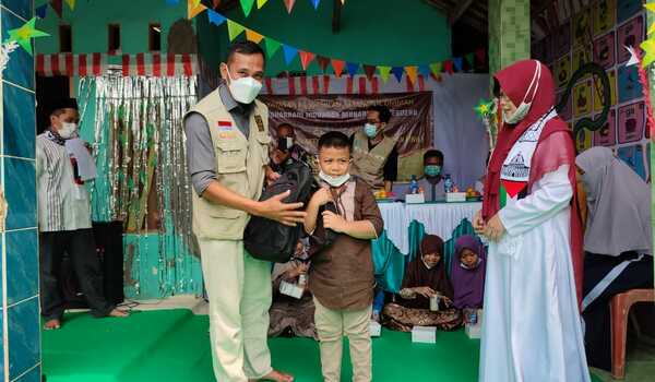 Kapan Lebaran Anak Yatim. INH Salurkan Hak Anak Yatim Terdampak Pandemi Covid-19