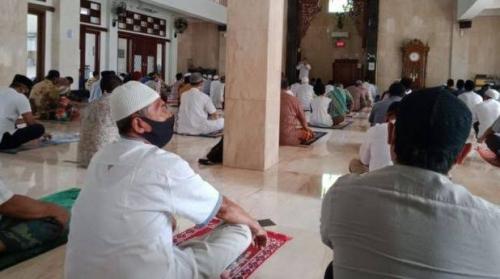 Pelaksanaan Shalat Jumat Saat Corona. Kasus Covid-19 Membludak, MUI Minta Salat Jumat Diganti Salat