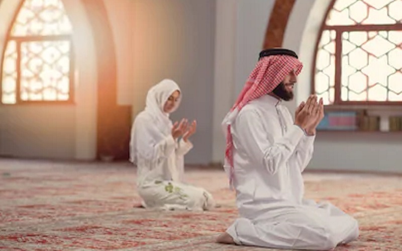 Tuntunan Sholat Lengkap Ustadz Adi Hidayat. Tuntunan Sholat Berjamaah di Rumah Lengkap dengan Doanya