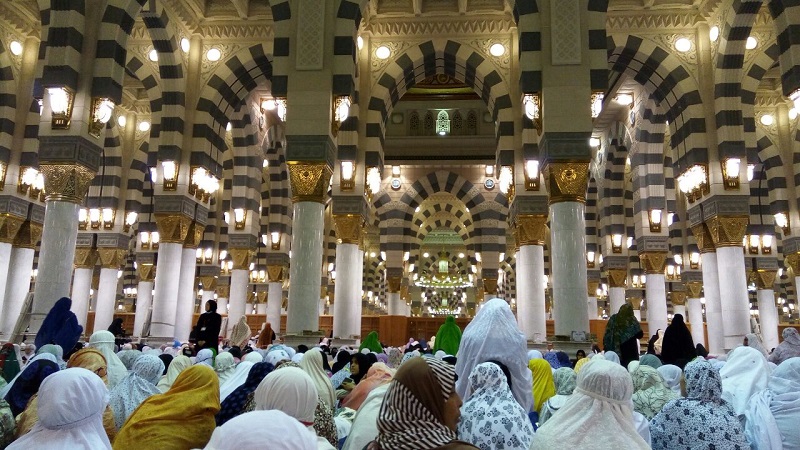 Wakaf Alquran Di Masjidil Haram. Wakaf Alquran di Masjidil Haram dan Masjid Nabawi Pahalanya