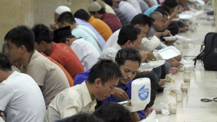 Hukum Menggunakan Uang Infaq Masjid. Hukum Menggunakan Kas Masjid untuk Kegiatan Keumatan