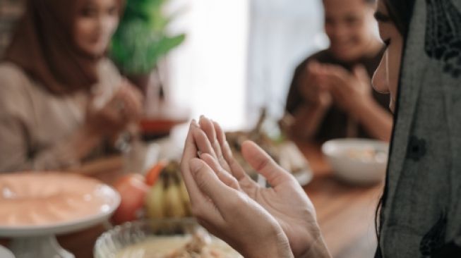 Doa Buka Puasa Sunnah Asyura. Puasa Asyura, Jangan Lupa Baca Doa Ini saat Berbuka : Okezone