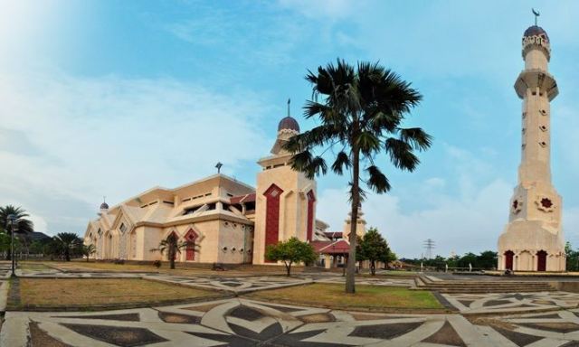 Sholat Idul Adha Di Jakarta Timur. Masjid Agung At-Tin Tidak Adakan Sholat Idul Adha 1442H