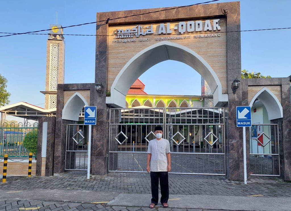 Sholat Jumat Sholat Idul Adha. Zona Merah, Keseluruhan Masjid Besar dan Masjid Agung Di Kota