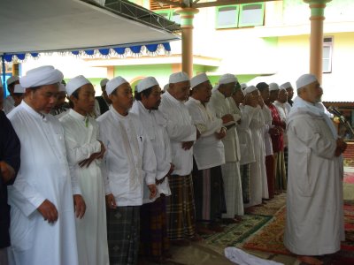 Ada Bacaan Shalat Yang Harus Dibaca Sirr Maksudnya Adalah. Bacaan Sirr (Pelan) Saat Shalat Wajib Terdengar Oleh Diri Sendiri