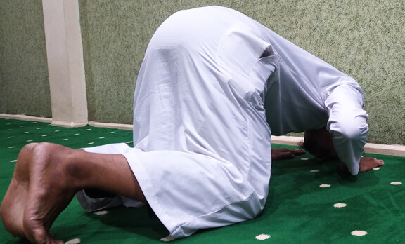 Adab Sholat Tahajud Yang Benar. Tata Cara Sholat Tahajud, Niat dan Doa Lengkap