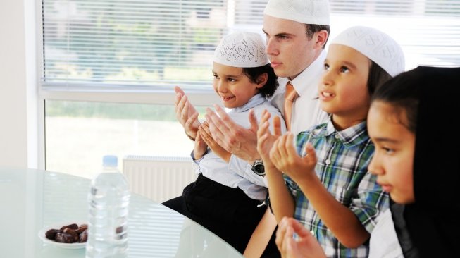 Doa Berbuka Puasa Senin Dan Kamis. Bacaan Niat Puasa Senin Kamis dan Doa Berbuka Puasa