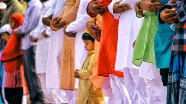 Jumlah Minimal Shalat Berjamaah Adalah. Berapa Jumlah Minimal dalam Shalat Jama'ah?