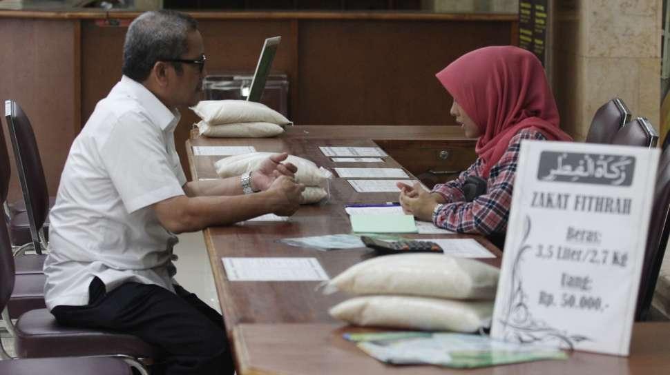 Tulis Niat Zakat Fitrah Dan Artinya. Niat Zakat Fitrah Lengkap Bacaan Latin dan Artinya