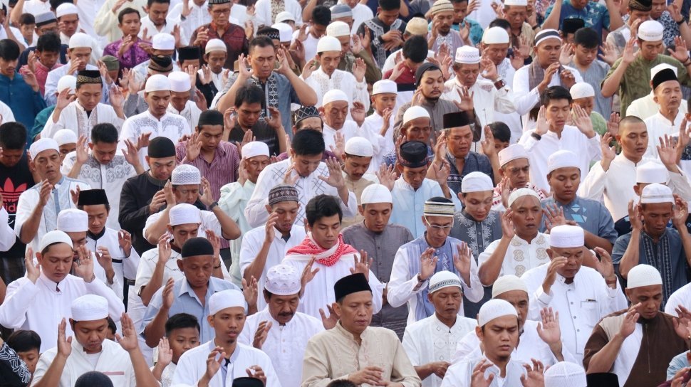 Bacaan Sholat Idul Fitri Dari Niat Sampai Salam. Salat Idul Fitri: Niat Salat Idul Fitri dan Tata Cara Melaksanakannya