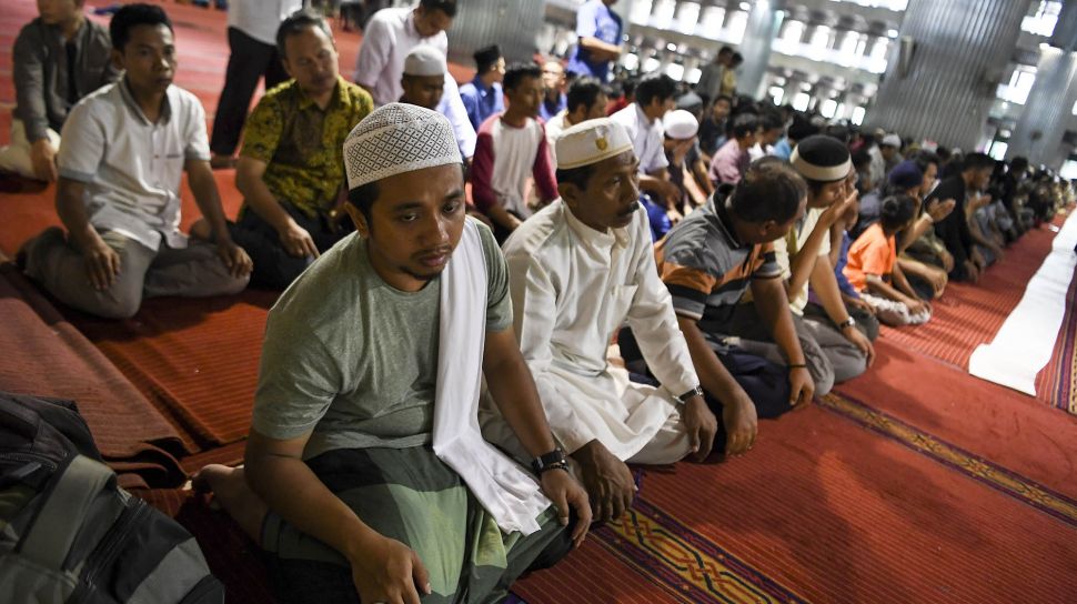 Tata Cara Shalat Khusuf Dan Kusuf. Tata Cara Sholat Gerhana Bulan Lengkap dengan Niatnya