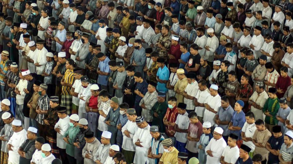 Bagaimana Cara Mengerjakan Salat Tarawih Dengan Jumlah Rakaat 20. Shalat Tarawih Berapa Rakaat? Berikut Tata Cara dan Dalilnya