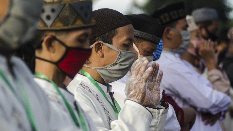 Bacaan Setelah Takbir Saat Shalat Idul Fitri. Doa diantara Takbir Sholat Idul Fitri: Bacaan Latin dan Artinya