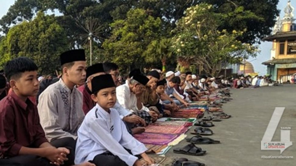 Takbir Setelah Shalat Idul Fitri. Takbir Idul Adha, Berbeda dari Takbir Idul Fitri