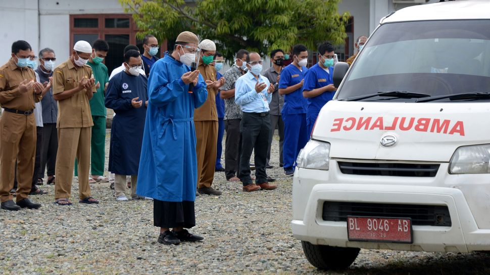 Bacaan Lengkap Sholat Jenazah Laki Laki. Niat Sholat Jenazah Laki-Laki, Lengkap dengan Tata Cara dan