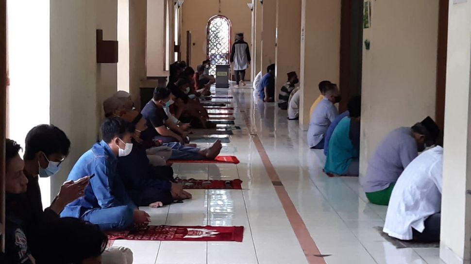 Keutamaan Shalat Jumat Bagi Pria. Jangan Lupa Salat Jumat, Ini Lho 5 Keutamaan Bagi Laki-laki