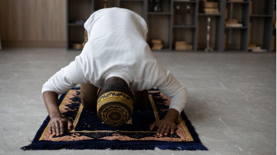 Tata Cara Sholat 4 Rakaat Dan Bacaannya. Bacaan Niat Sholat Tasbih dan Tata Cara Mengerjakannya 4