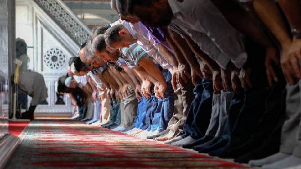 Niat Sholat Fardhu Yg Benar. Bacaan Sholat 5 Waktu Lengkap: Doa, Niat dan Tata Cara